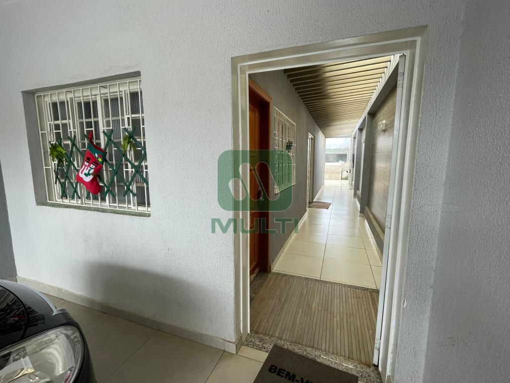 Casa à venda com 3 quartos, 190m² - Foto 4