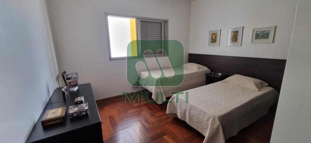 Apartamento à venda com 3 quartos, 164m² - Foto 12