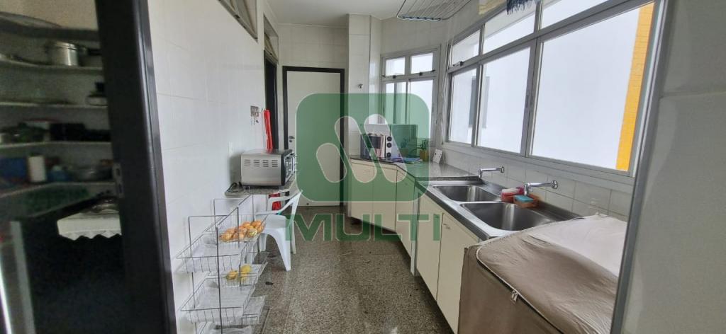 Apartamento à venda com 3 quartos, 164m² - Foto 21