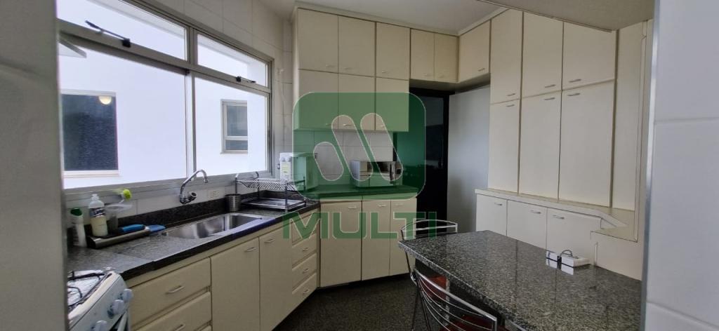 Apartamento à venda com 3 quartos, 164m² - Foto 24