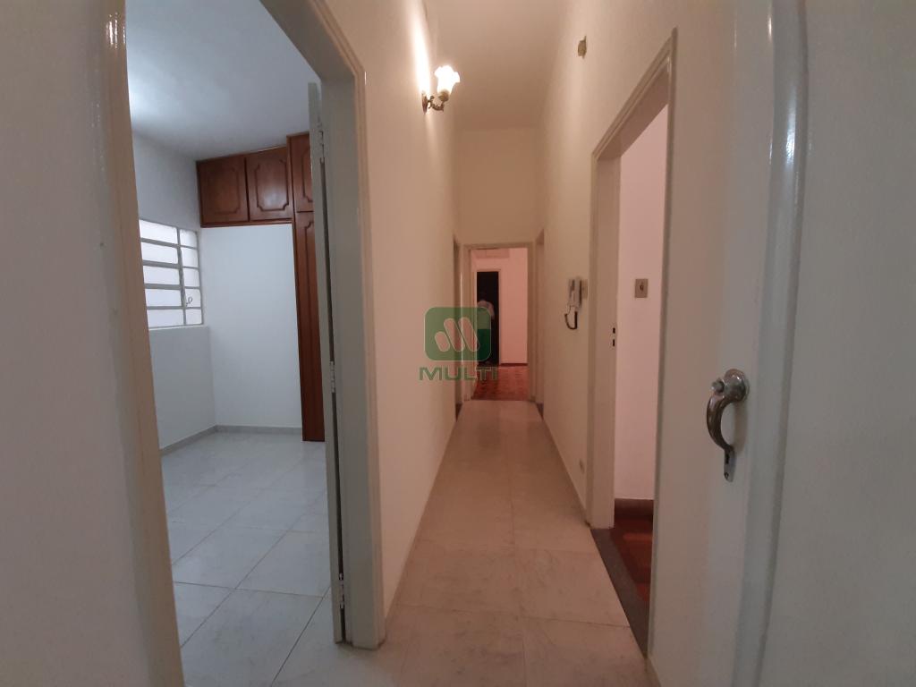 Casa à venda com 4 quartos, 550m² - Foto 4