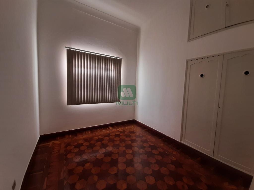 Casa à venda com 4 quartos, 550m² - Foto 7