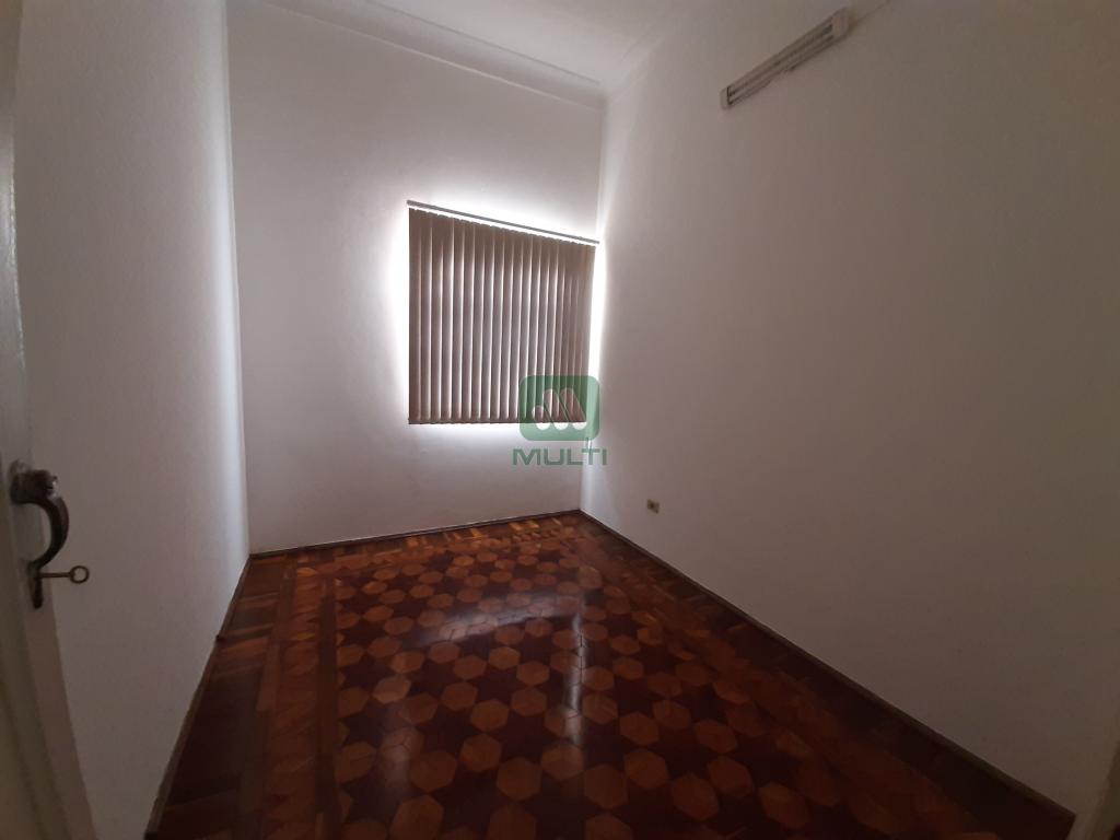 Casa à venda com 4 quartos, 550m² - Foto 8