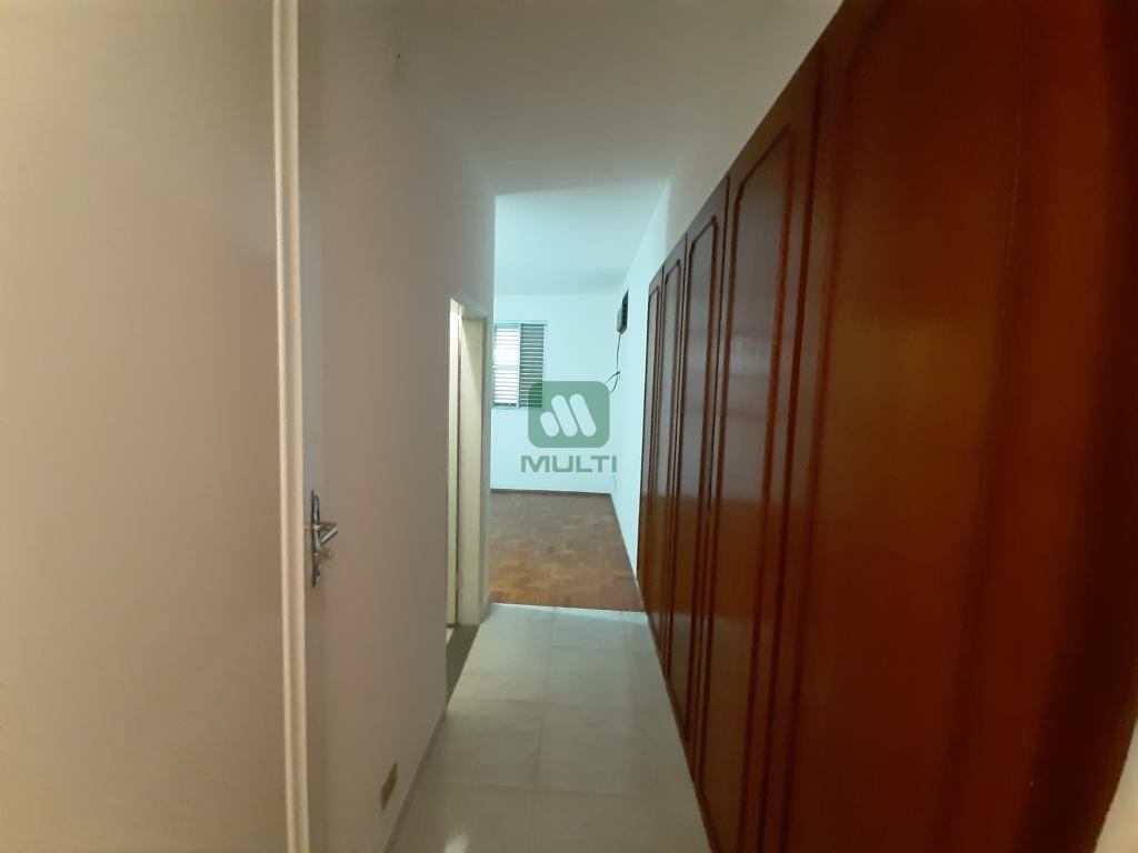 Casa à venda com 4 quartos, 550m² - Foto 13