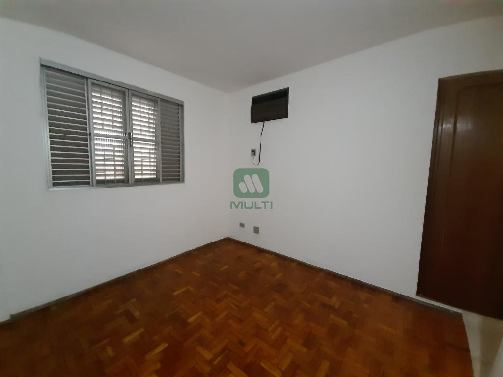 Casa à venda com 4 quartos, 550m² - Foto 14