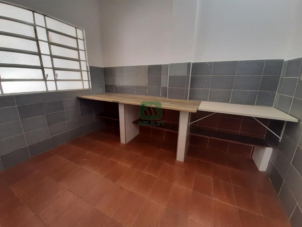 Casa à venda com 4 quartos, 550m² - Foto 17