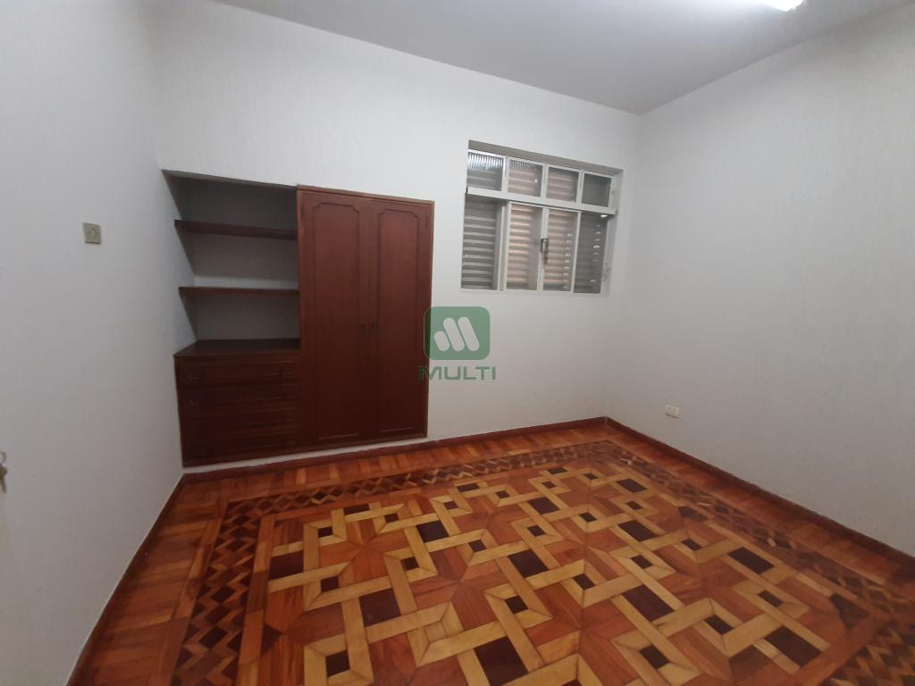 Casa à venda com 4 quartos, 550m² - Foto 33