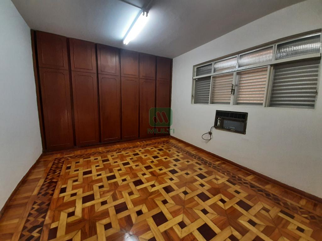 Casa à venda com 4 quartos, 550m² - Foto 35