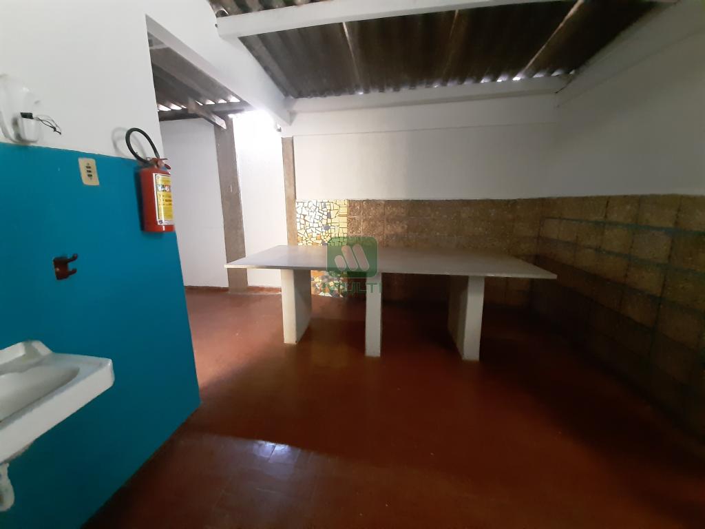 Casa à venda com 4 quartos, 550m² - Foto 42