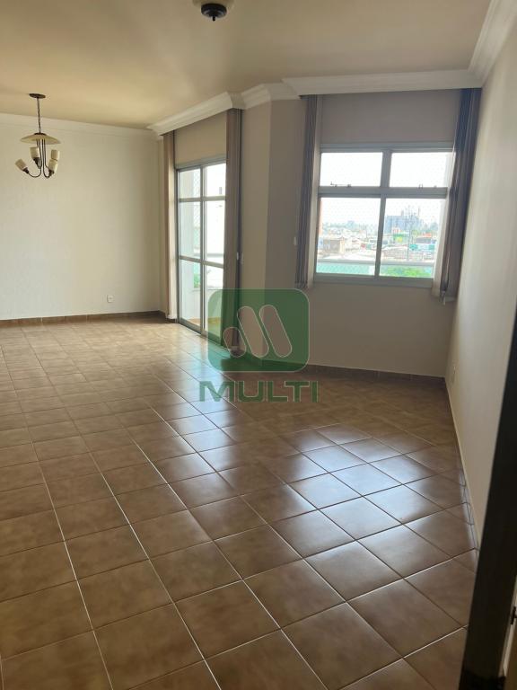 Apartamento à venda com 3 quartos, 145m² - Foto 1