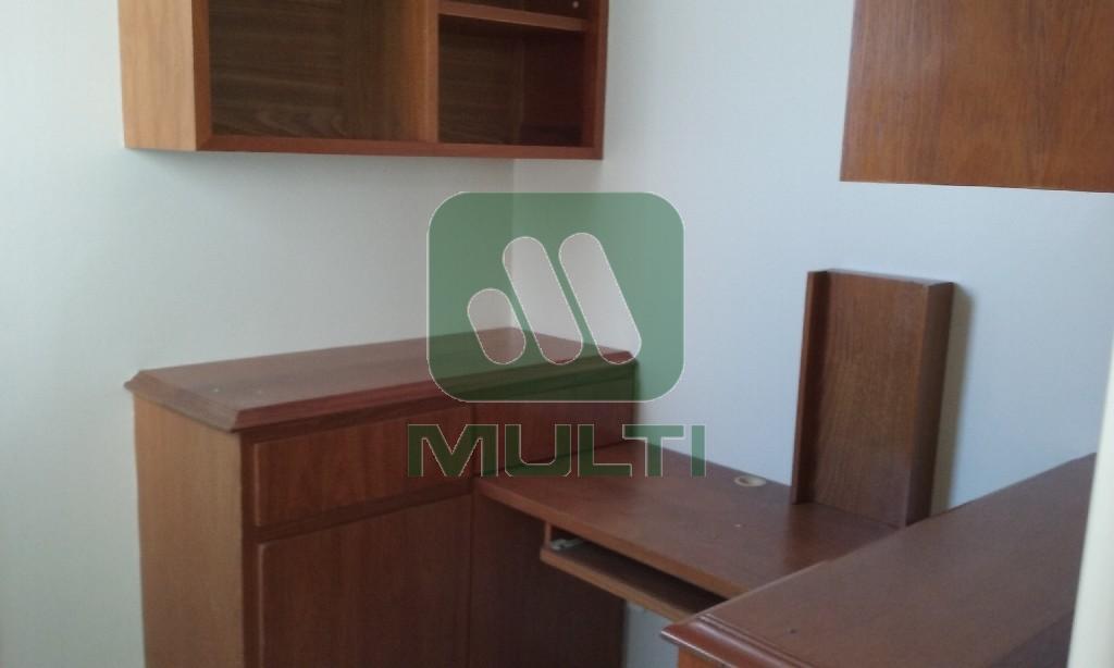 Apartamento à venda com 3 quartos, 189m² - Foto 4