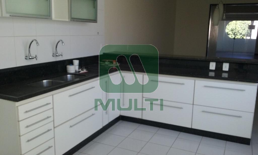 Apartamento à venda com 3 quartos, 189m² - Foto 5