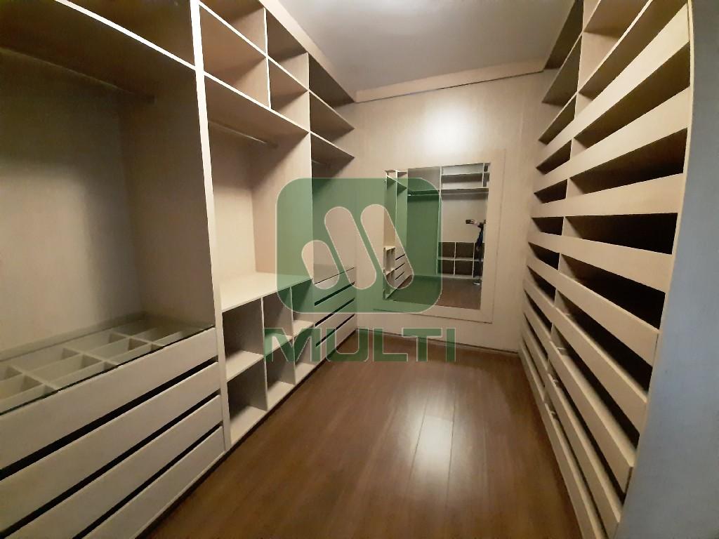 Apartamento à venda com 3 quartos, 189m² - Foto 18