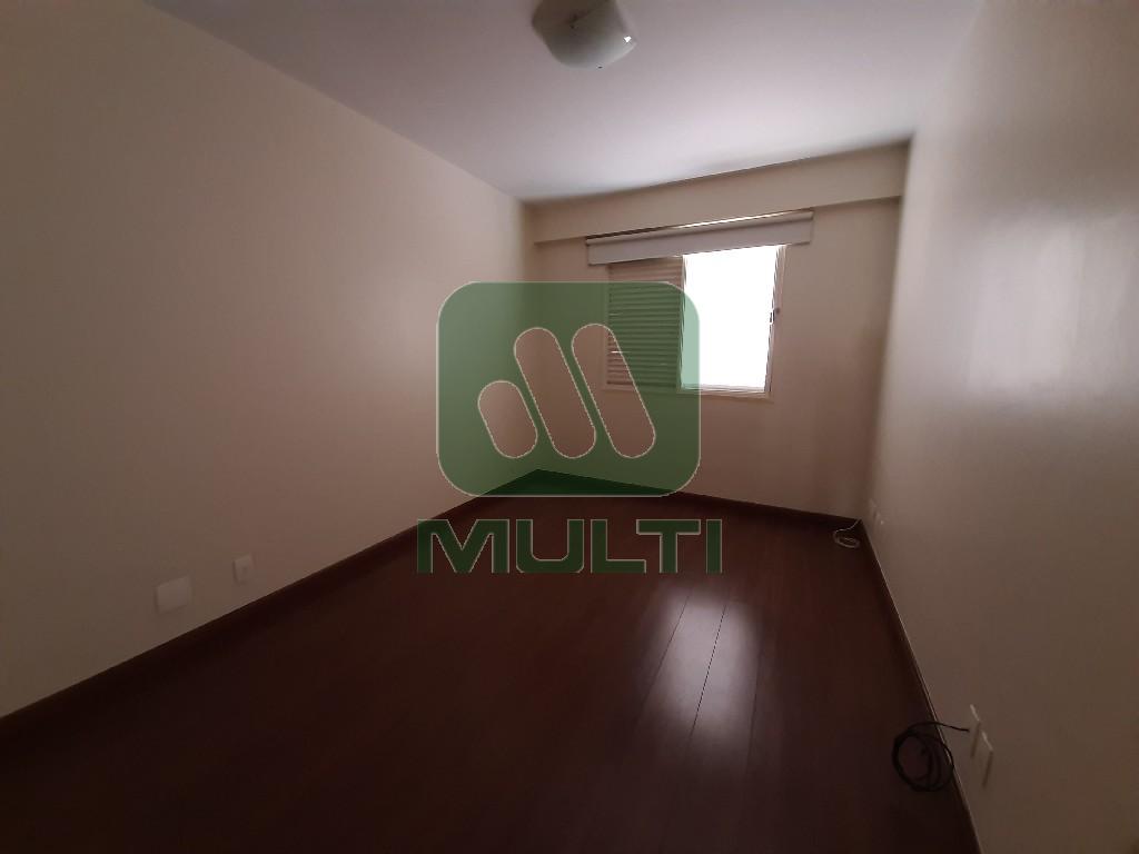 Apartamento à venda com 3 quartos, 189m² - Foto 19