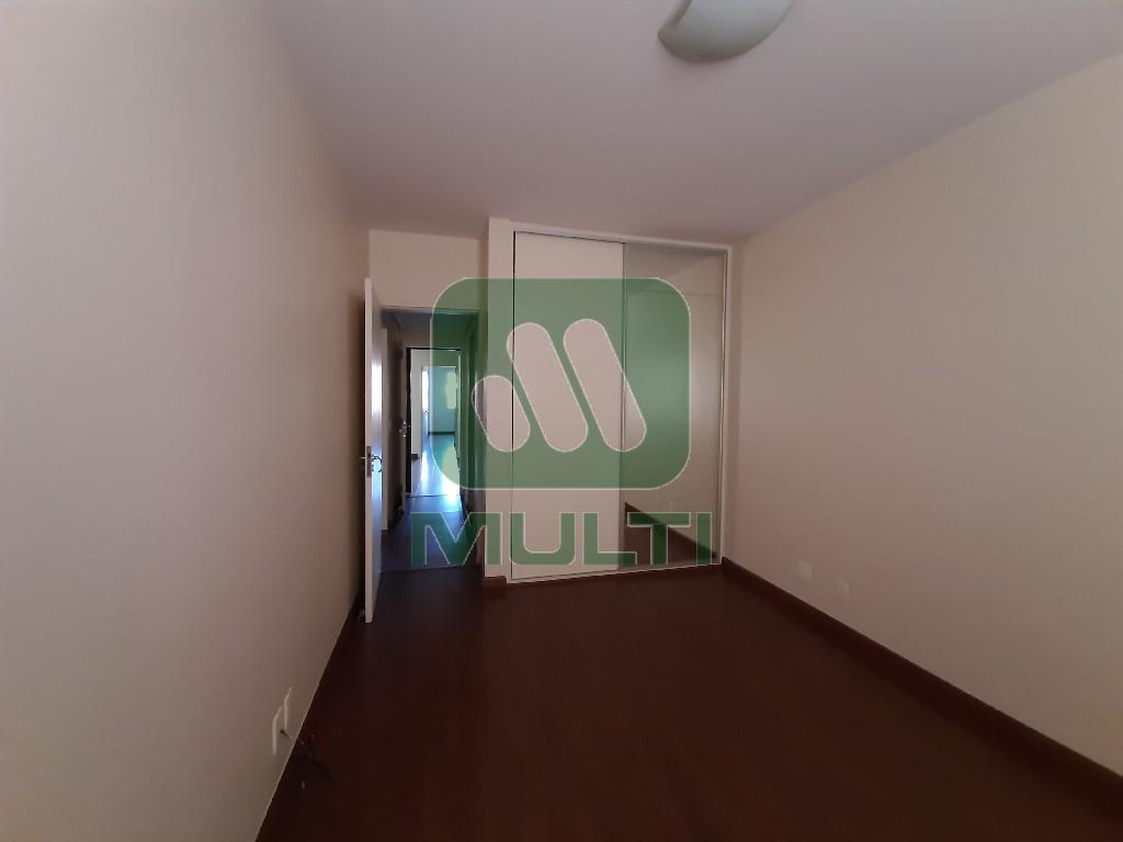 Apartamento à venda com 3 quartos, 189m² - Foto 20