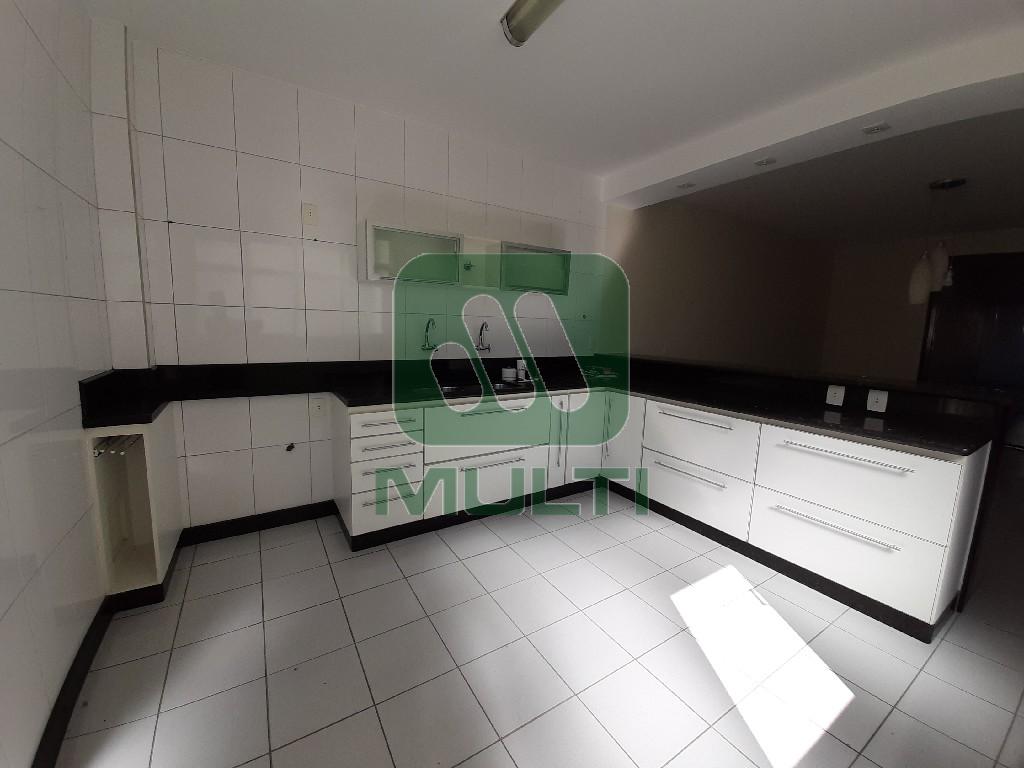 Apartamento à venda com 3 quartos, 189m² - Foto 26