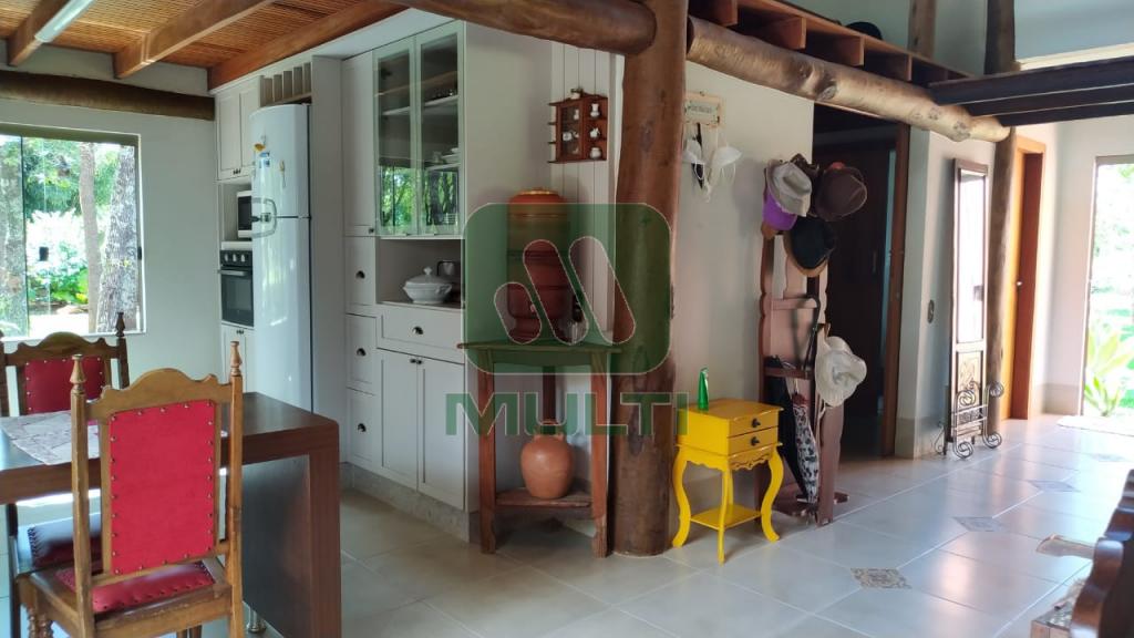 Fazenda à venda com 1 quarto, 500m² - Foto 2