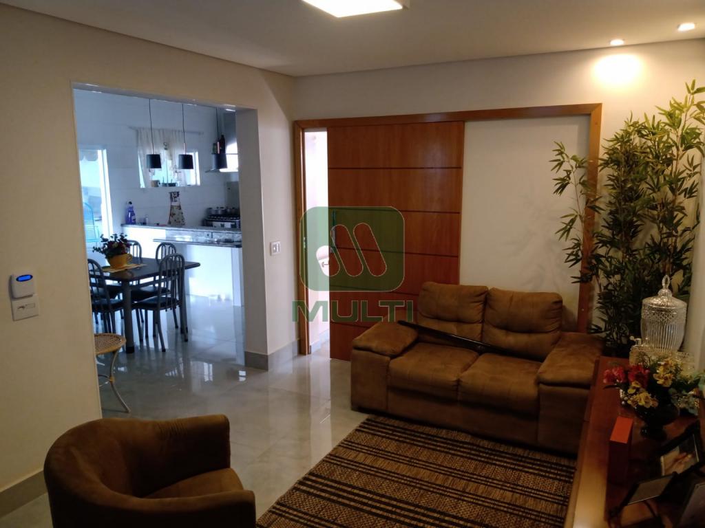 Casa à venda com 3 quartos, 300m² - Foto 15