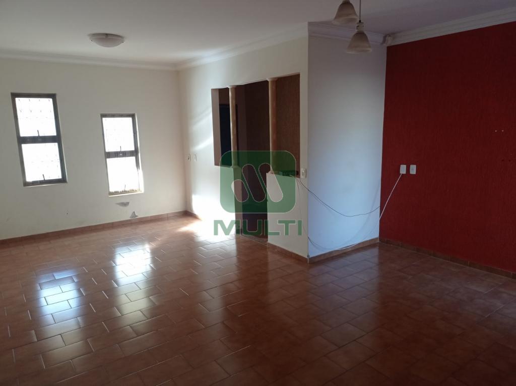 Casa à venda com 2 quartos, 170m² - Foto 10