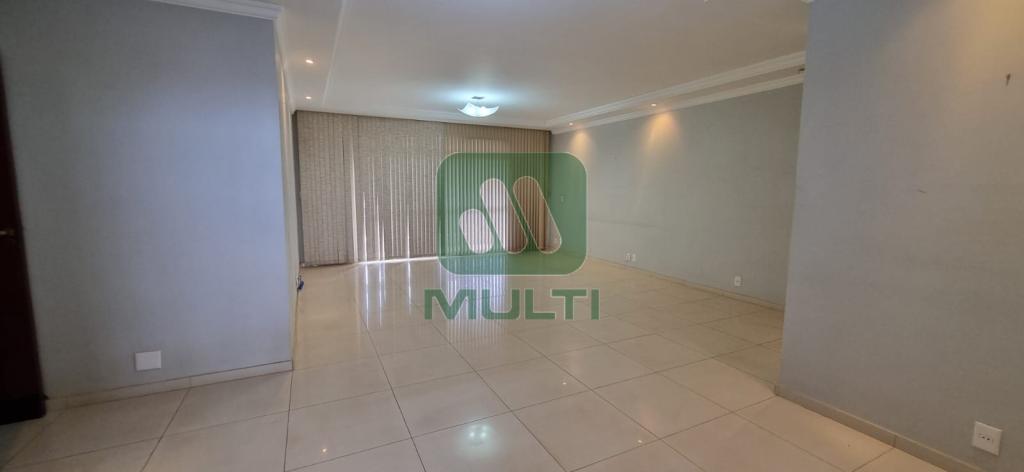 Apartamento à venda com 3 quartos, 160m² - Foto 1