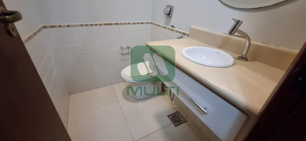 Apartamento à venda com 3 quartos, 160m² - Foto 4