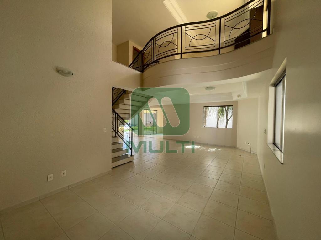 Casa à venda com 4 quartos, 370m² - Foto 4