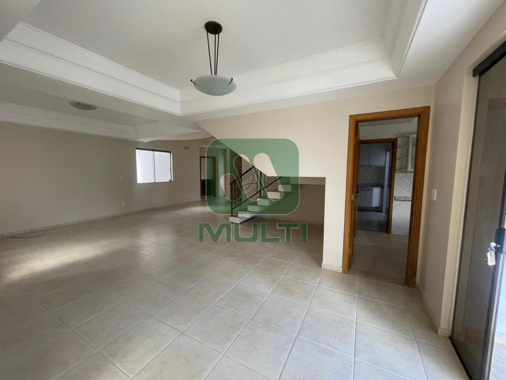 Casa à venda com 4 quartos, 370m² - Foto 5