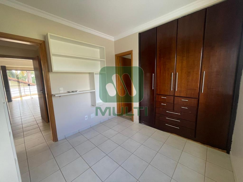 Casa à venda com 4 quartos, 370m² - Foto 6