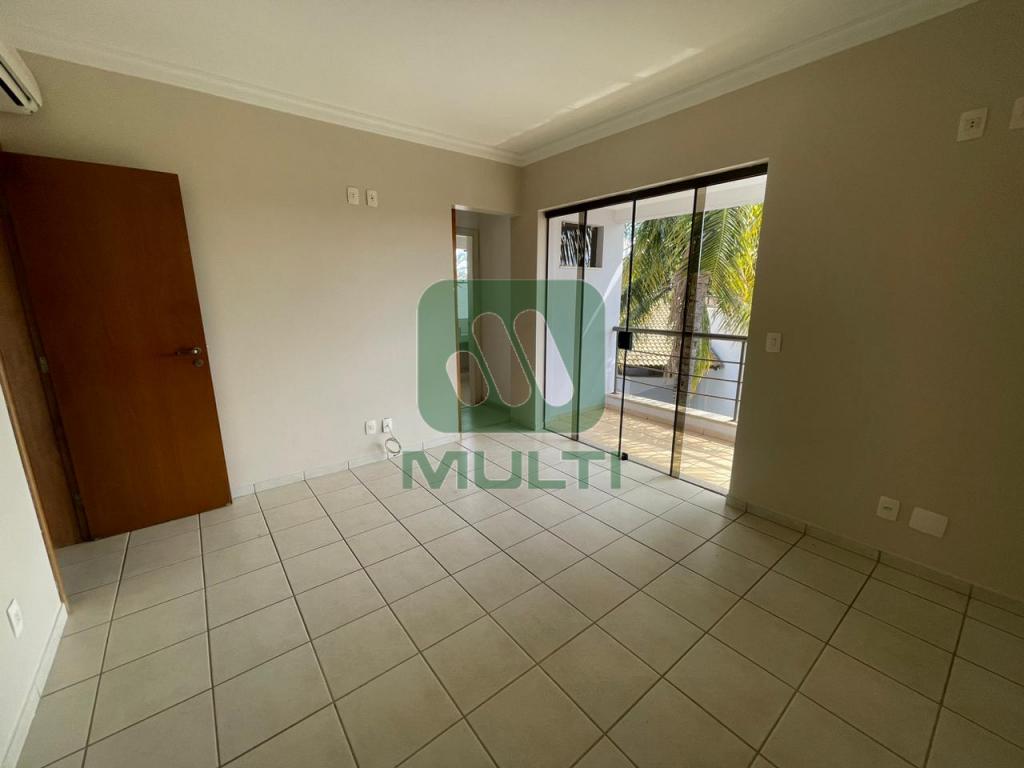 Casa à venda com 4 quartos, 370m² - Foto 12