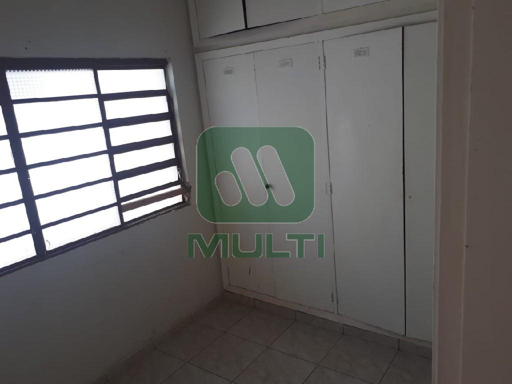 Casa à venda com 5 quartos, 250m² - Foto 4