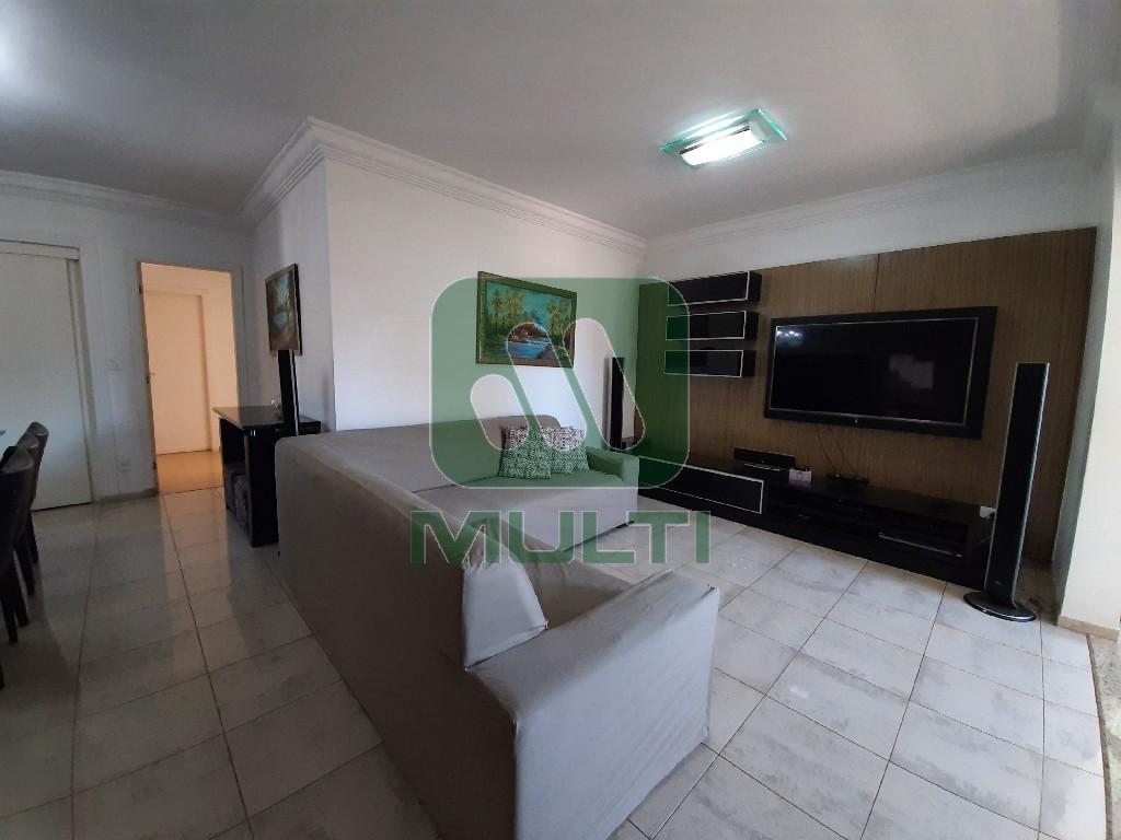 Apartamento à venda com 3 quartos, 140m² - Foto 1