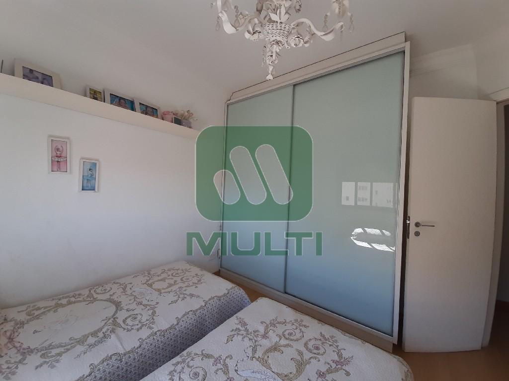 Apartamento à venda com 3 quartos, 140m² - Foto 8