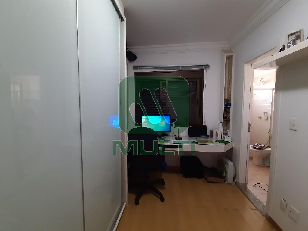 Apartamento à venda com 3 quartos, 140m² - Foto 13