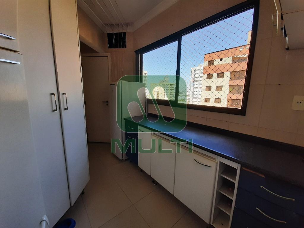 Apartamento à venda com 3 quartos, 140m² - Foto 17