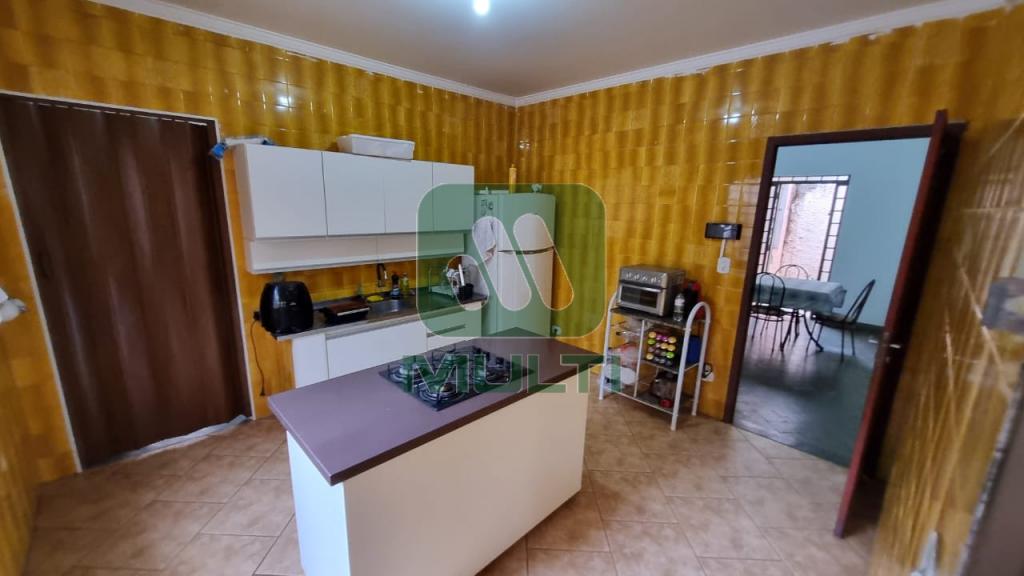 Casa à venda com 3 quartos, 280m² - Foto 3