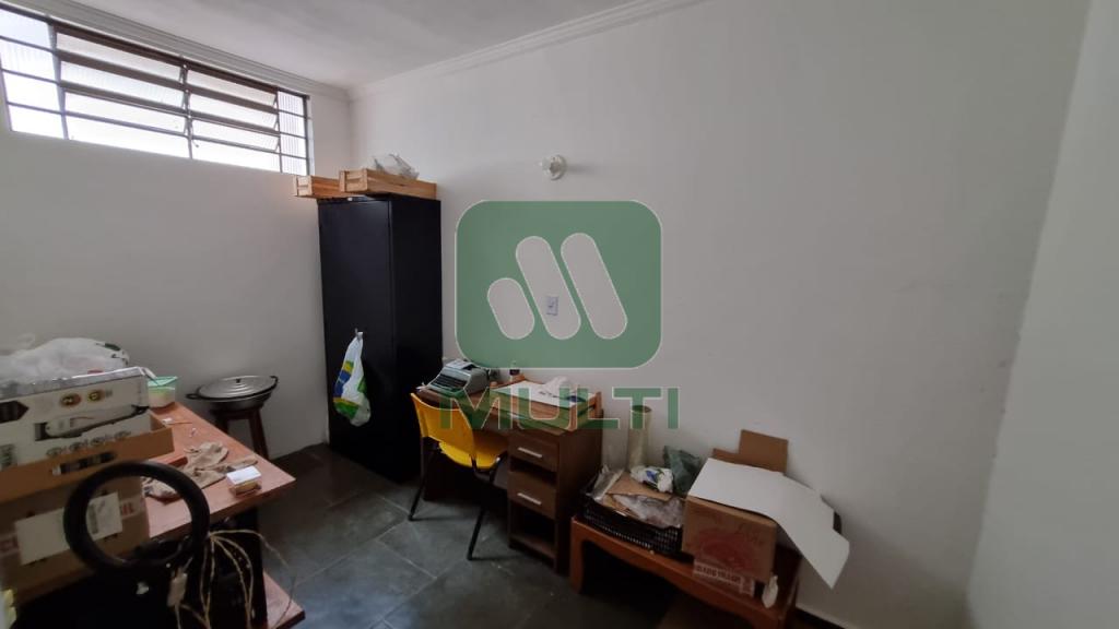 Casa à venda com 3 quartos, 280m² - Foto 4