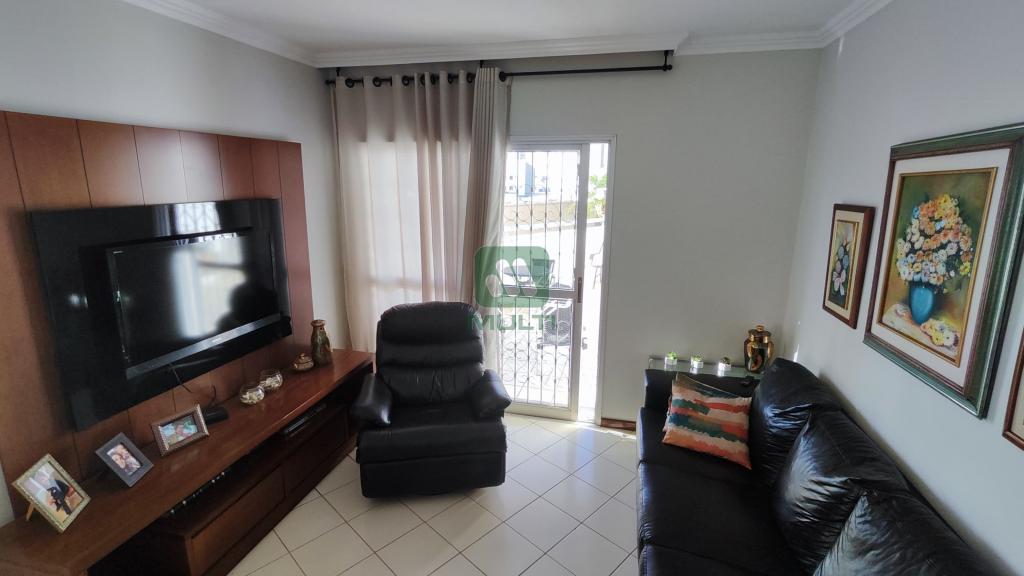 Apartamento à venda com 4 quartos, 130m² - Foto 1