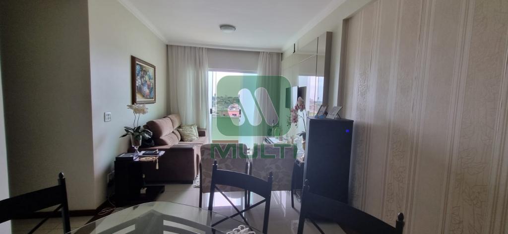 Apartamento à venda com 3 quartos, 76m² - Foto 1