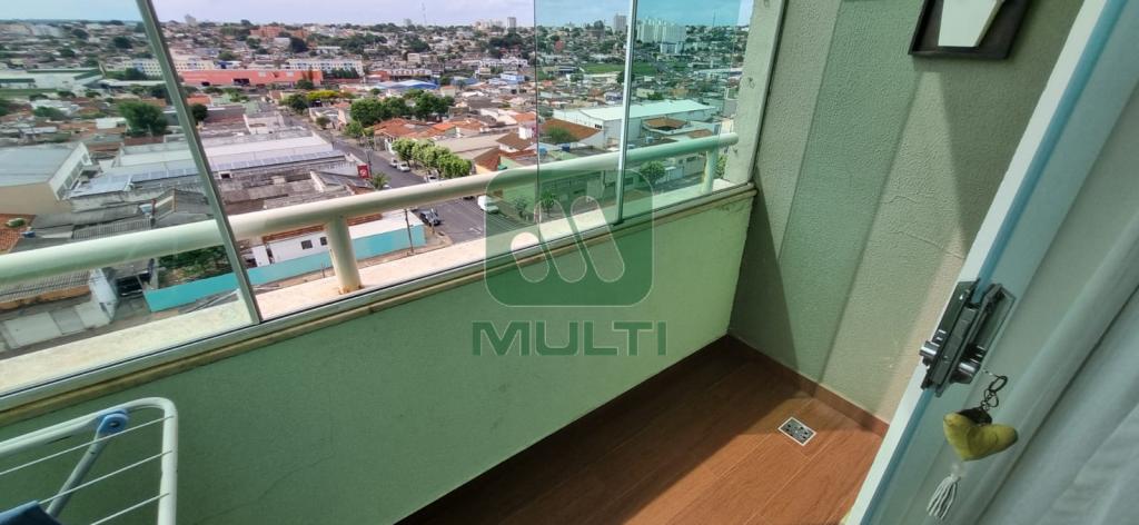 Apartamento à venda com 3 quartos, 76m² - Foto 3