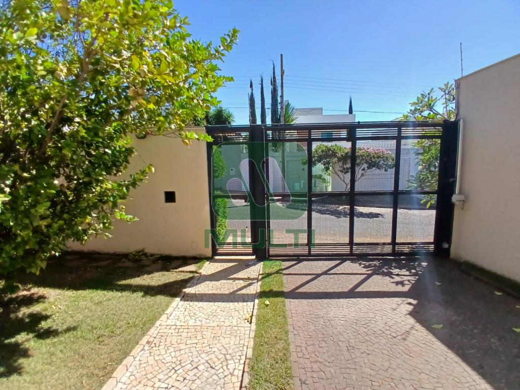 Casa à venda com 3 quartos, 322m² - Foto 29