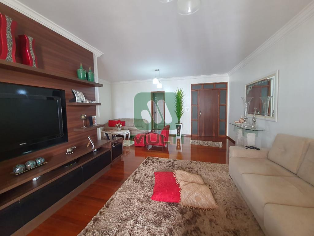 Apartamento à venda com 3 quartos, 153m² - Foto 1