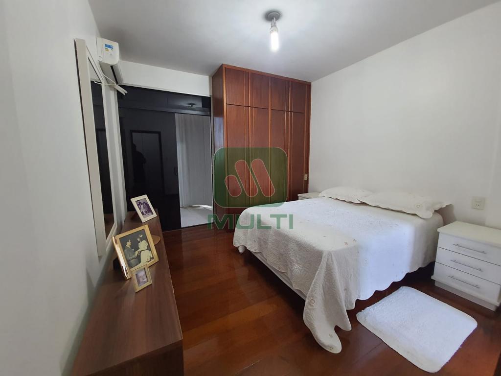 Apartamento à venda com 3 quartos, 153m² - Foto 8