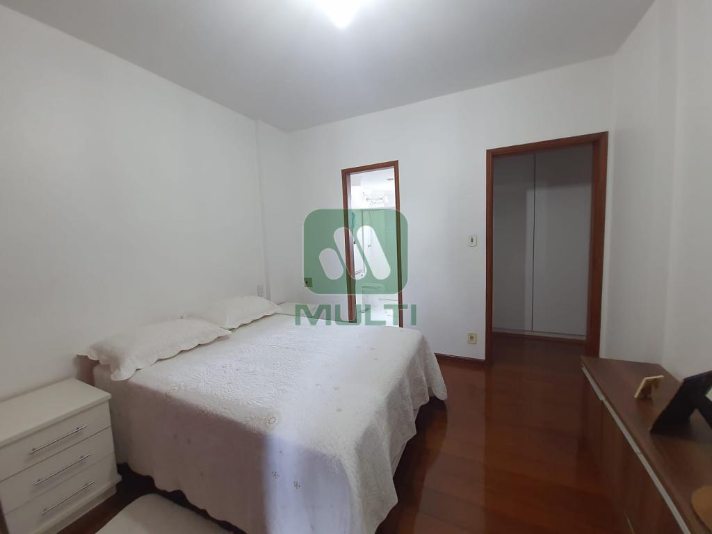 Apartamento à venda com 3 quartos, 153m² - Foto 9