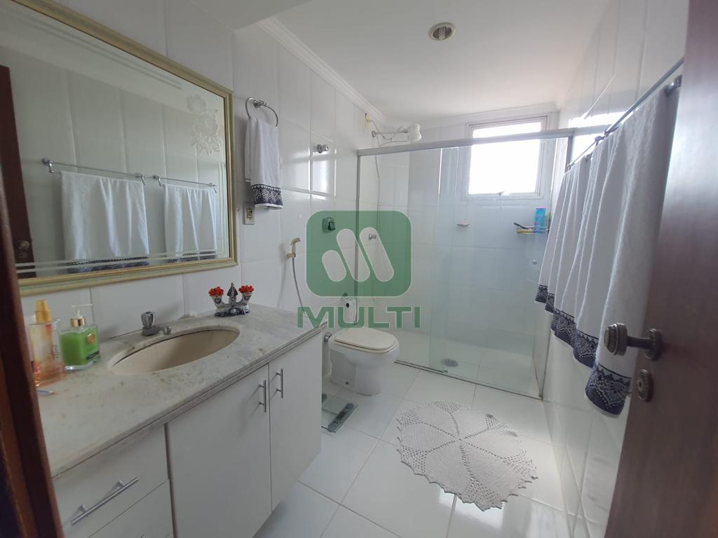 Apartamento à venda com 3 quartos, 153m² - Foto 10