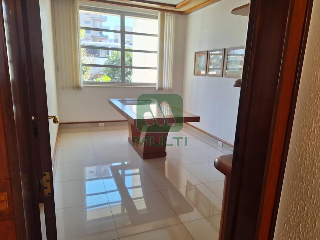 Apartamento à venda com 3 quartos, 317m² - Foto 9