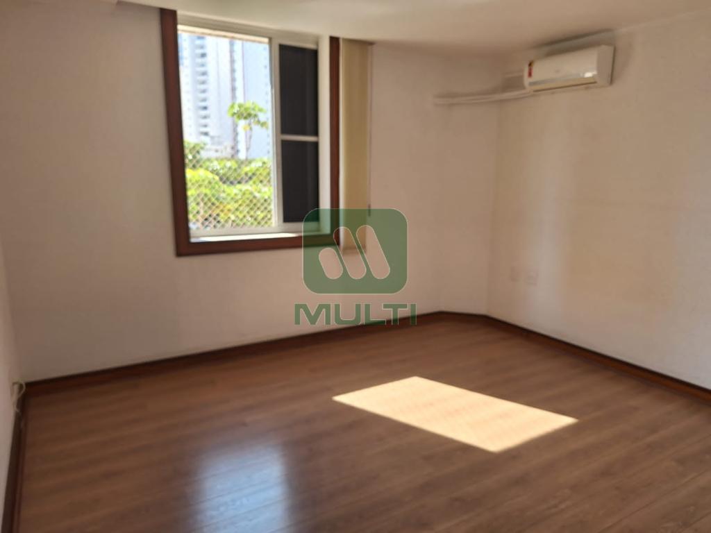 Apartamento à venda com 3 quartos, 317m² - Foto 19