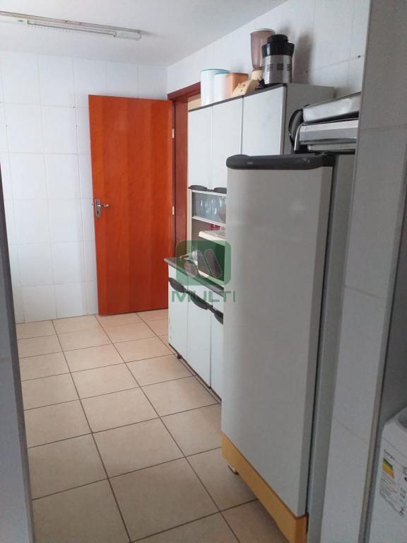 Apartamento à venda com 3 quartos, 106m² - Foto 4