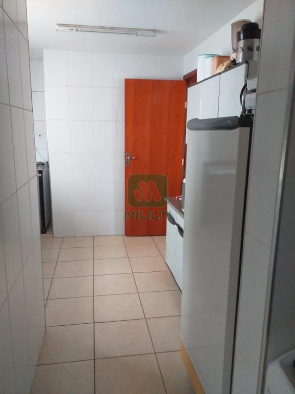 Apartamento à venda com 3 quartos, 106m² - Foto 6