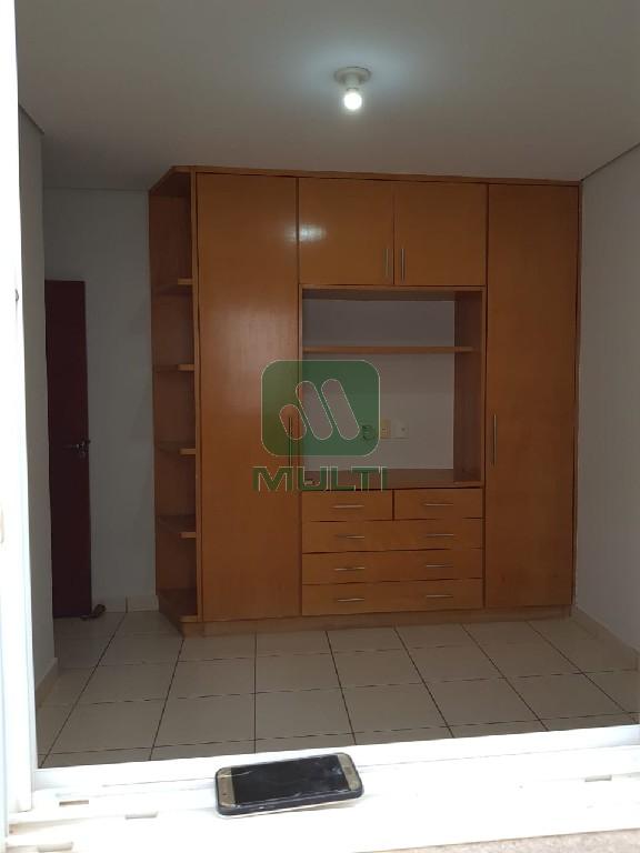 Casa à venda com 3 quartos, 200m² - Foto 2