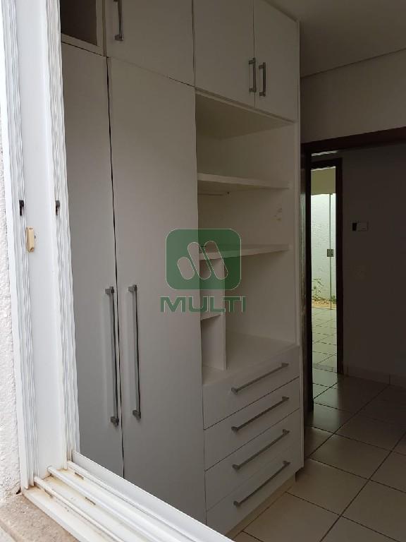 Casa à venda com 3 quartos, 200m² - Foto 4